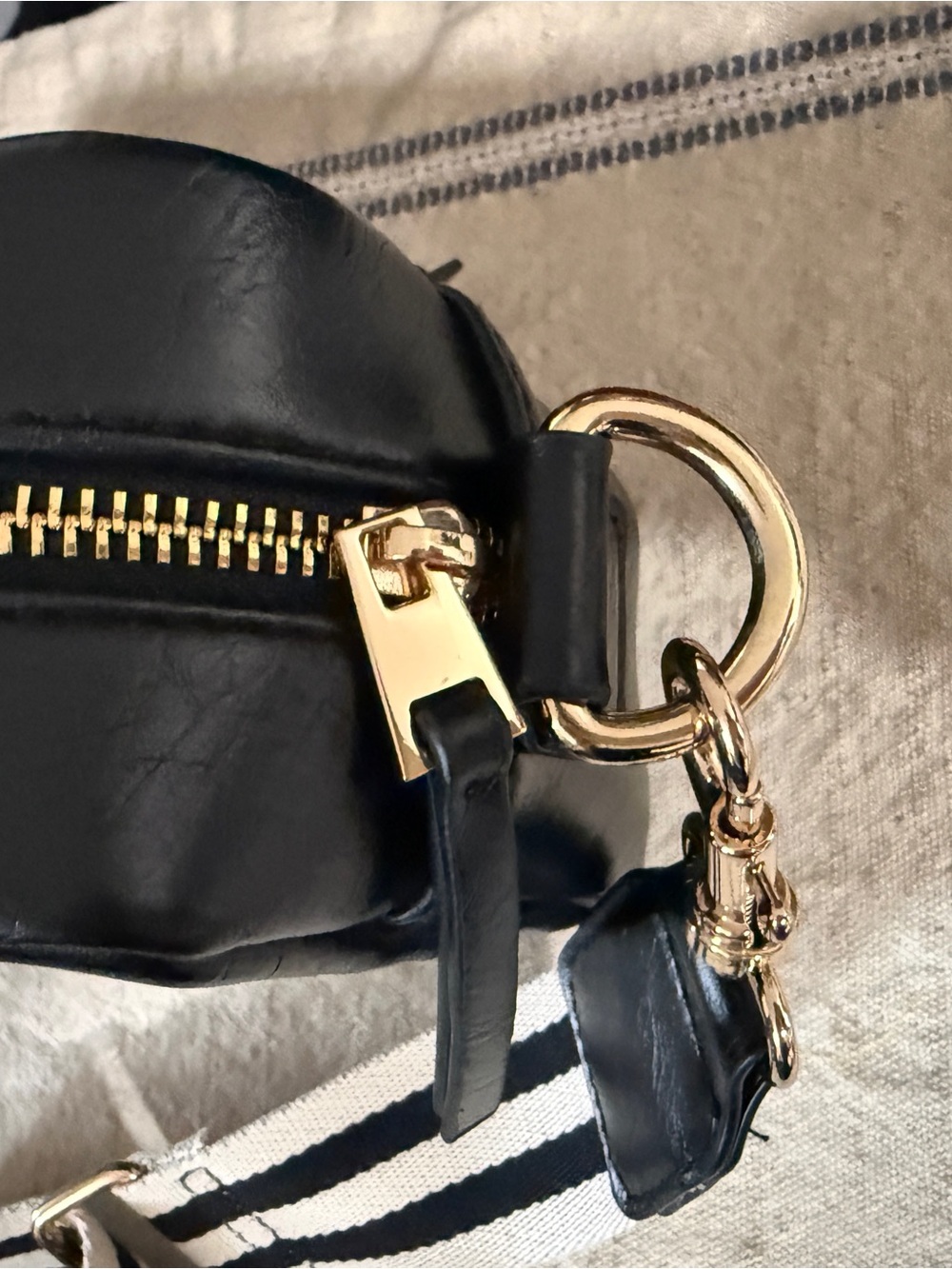 NWT Black & White Checkered Crossbody |Adjustable Stripe Strap|Trendy Camera Bag - Picture 5 of 7
